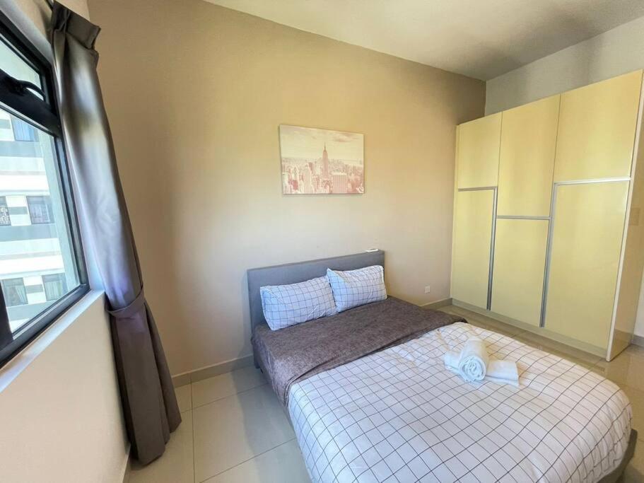 Meridin Medini By Wp Homestay Нусаяя Екстер'єр фото