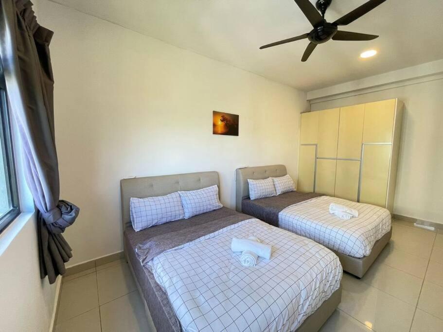 Meridin Medini By Wp Homestay Нусаяя Екстер'єр фото