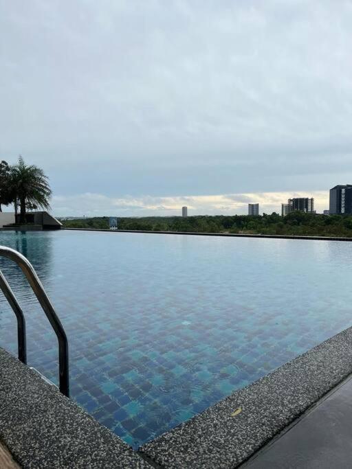 Meridin Medini By Wp Homestay Нусаяя Екстер'єр фото