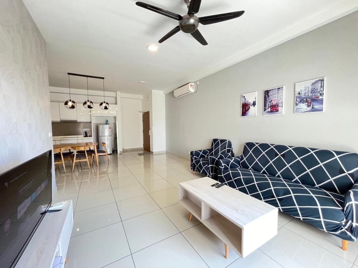 Meridin Medini By Wp Homestay Нусаяя Екстер'єр фото