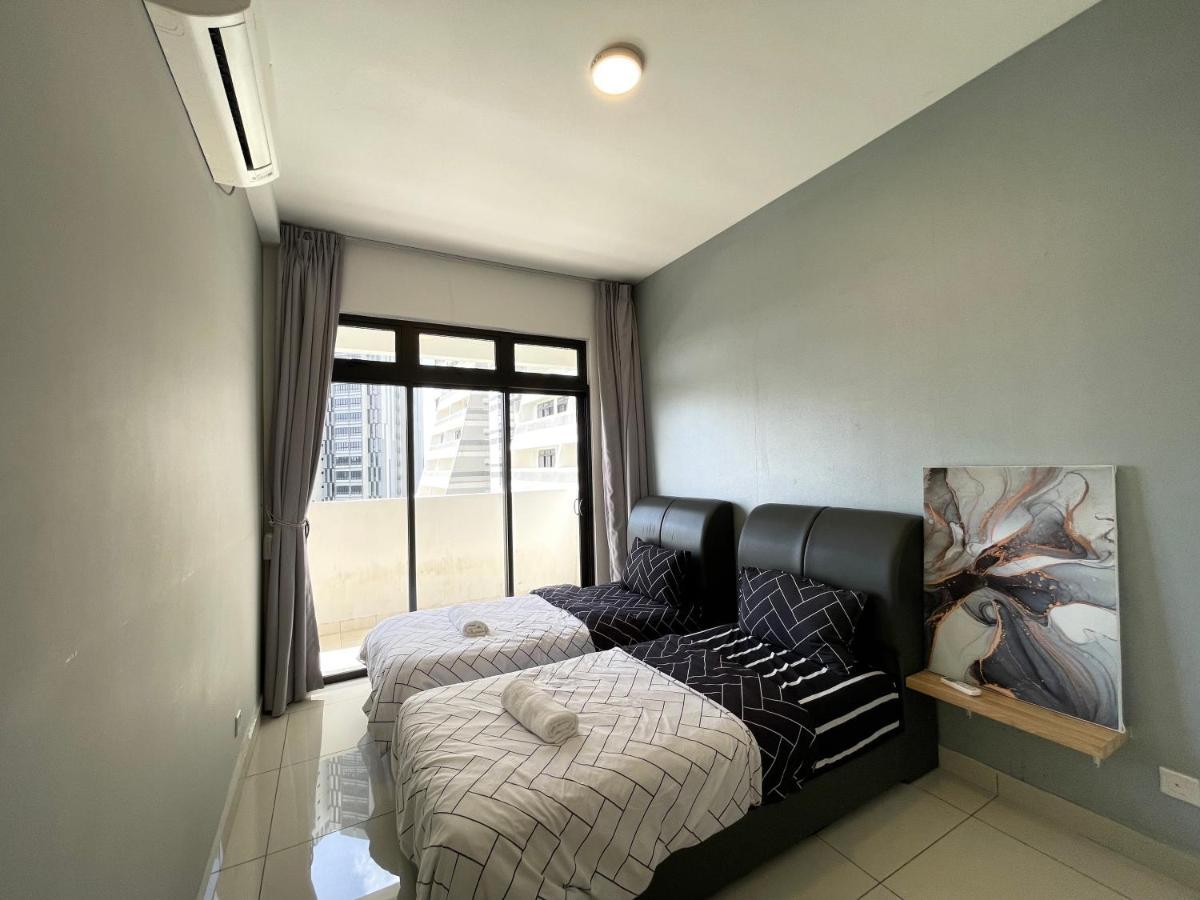Meridin Medini By Wp Homestay Нусаяя Екстер'єр фото
