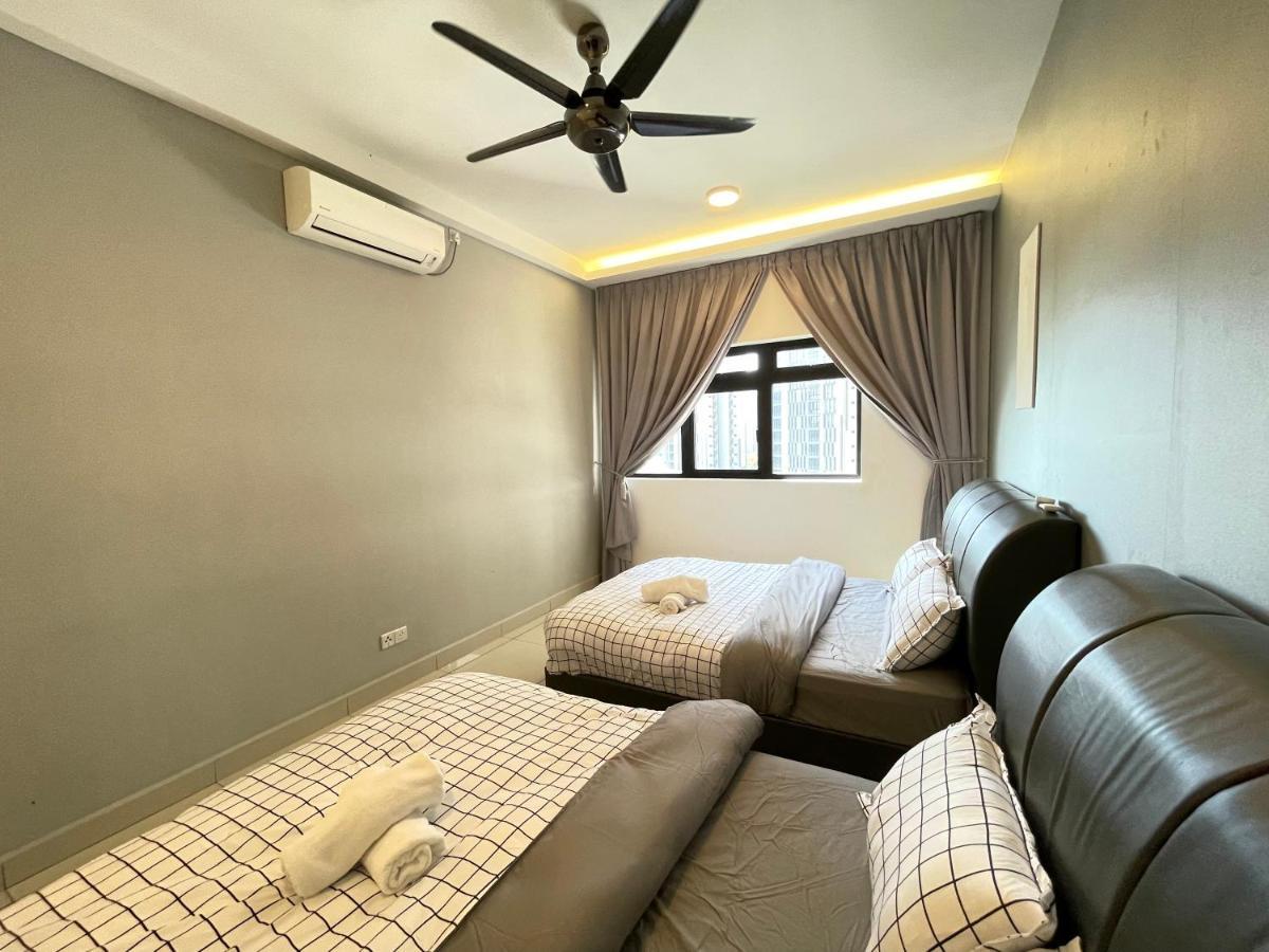 Meridin Medini By Wp Homestay Нусаяя Екстер'єр фото