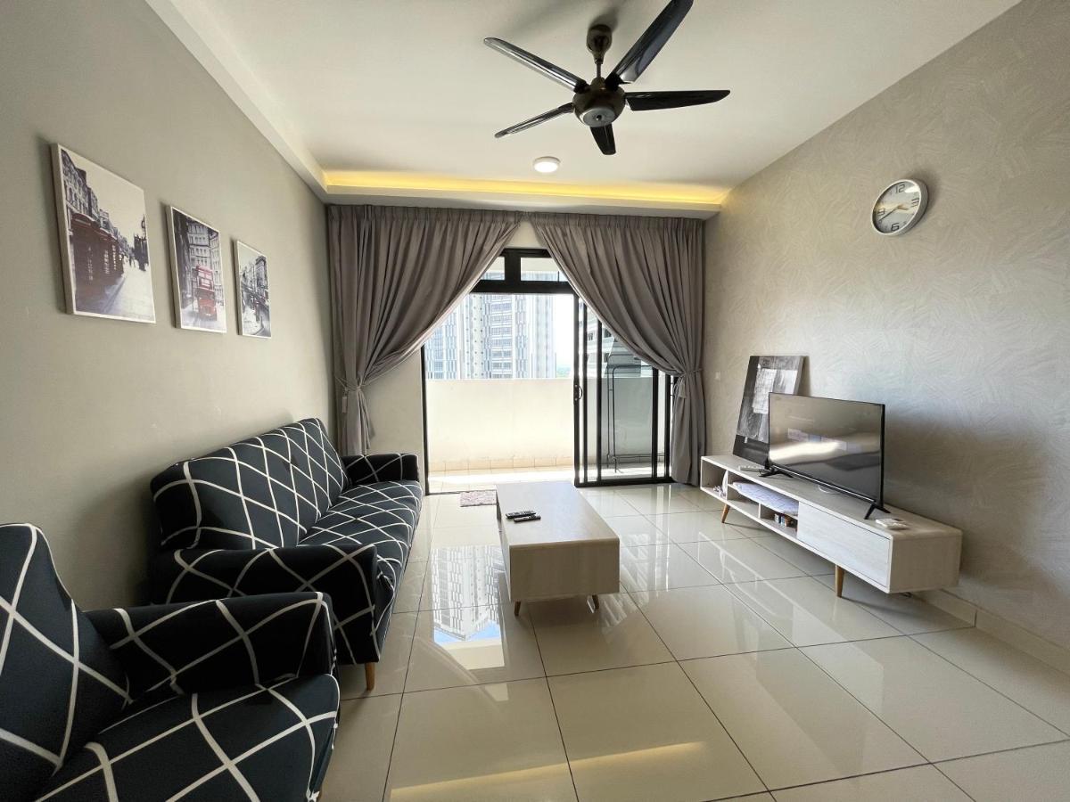 Meridin Medini By Wp Homestay Нусаяя Екстер'єр фото