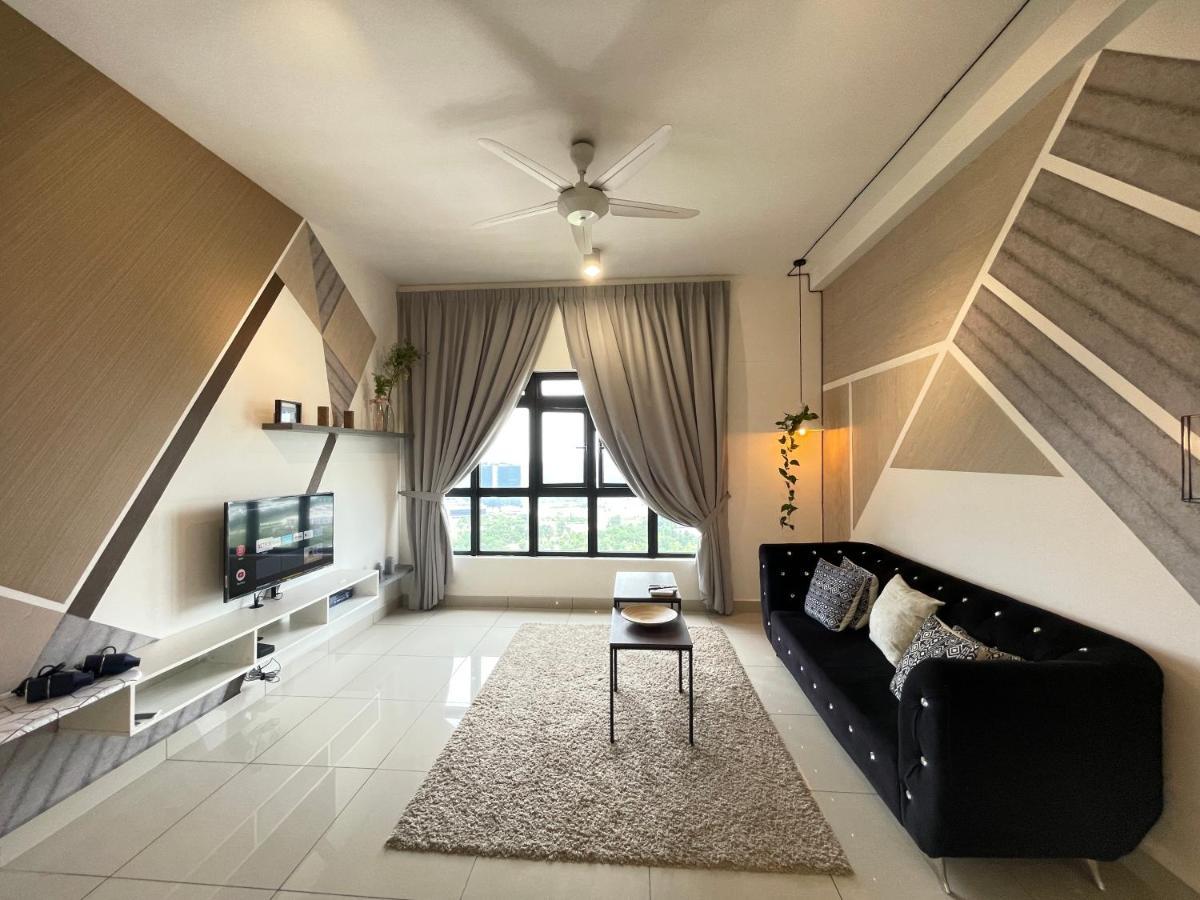 Meridin Medini By Wp Homestay Нусаяя Екстер'єр фото