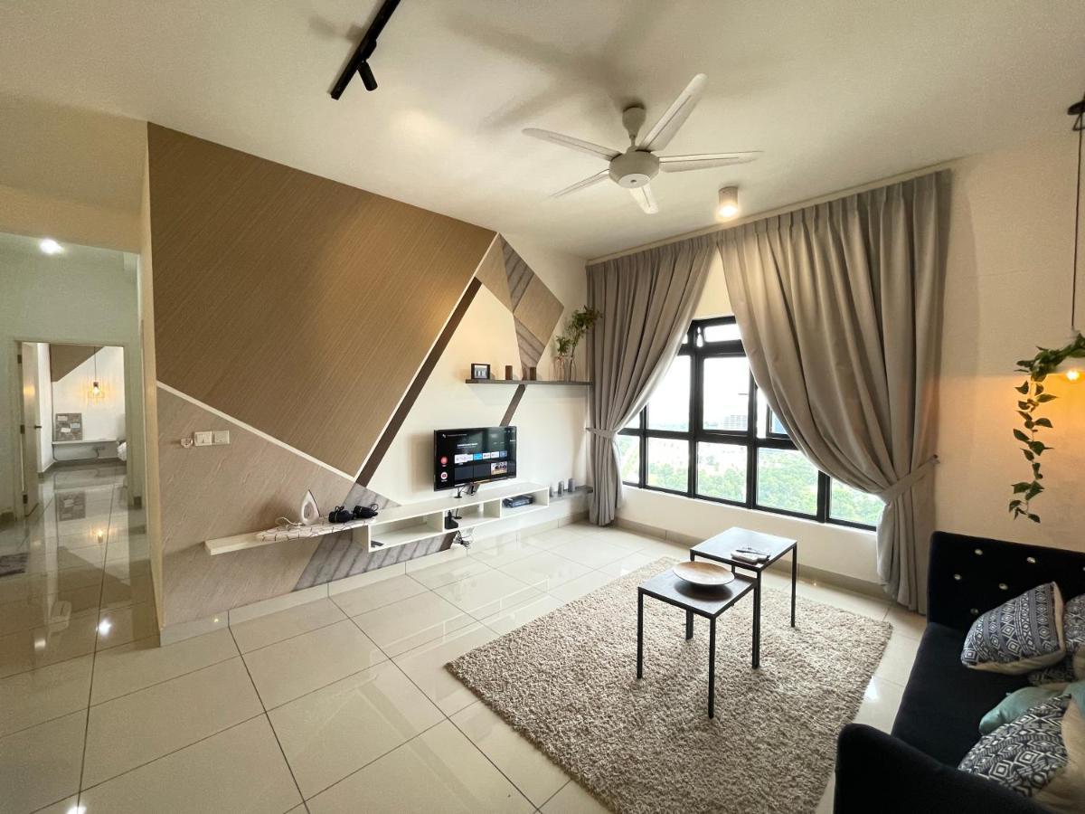 Meridin Medini By Wp Homestay Нусаяя Екстер'єр фото
