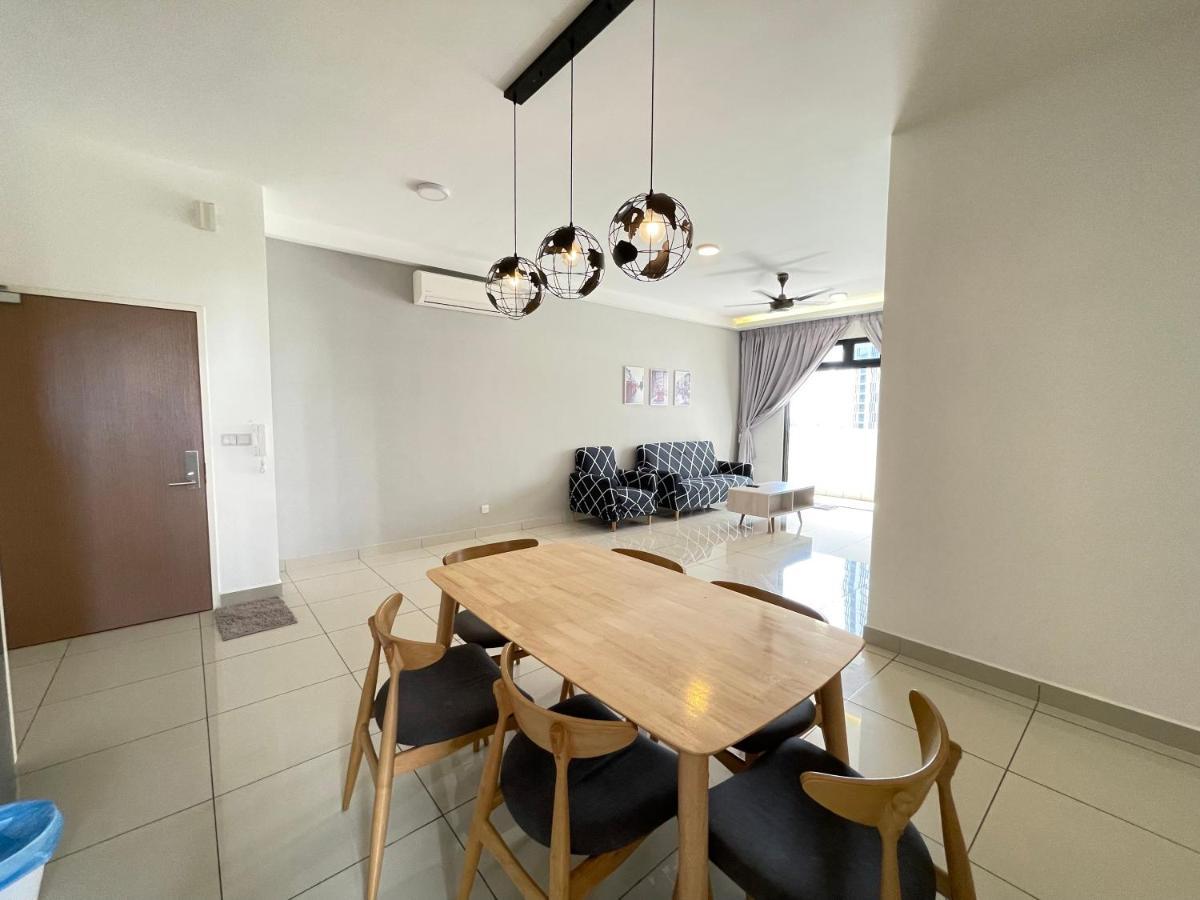 Meridin Medini By Wp Homestay Нусаяя Екстер'єр фото