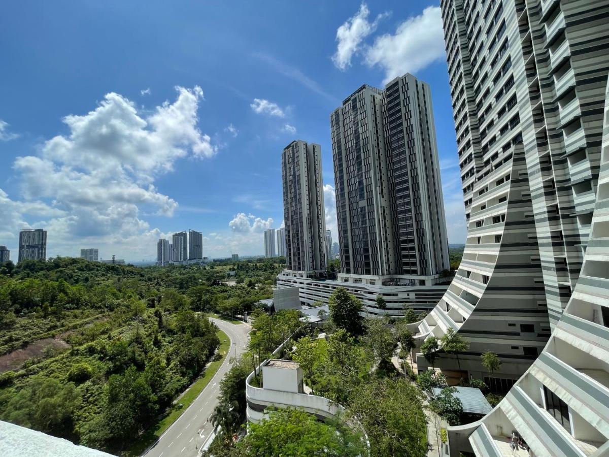 Meridin Medini By Wp Homestay Нусаяя Екстер'єр фото