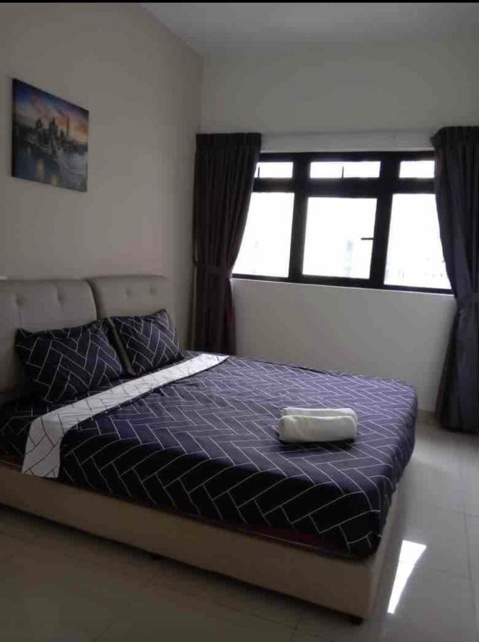 Meridin Medini By Wp Homestay Нусаяя Екстер'єр фото