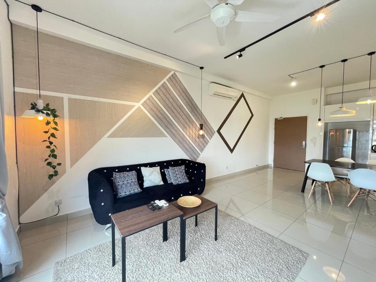 Meridin Medini By Wp Homestay Нусаяя Екстер'єр фото