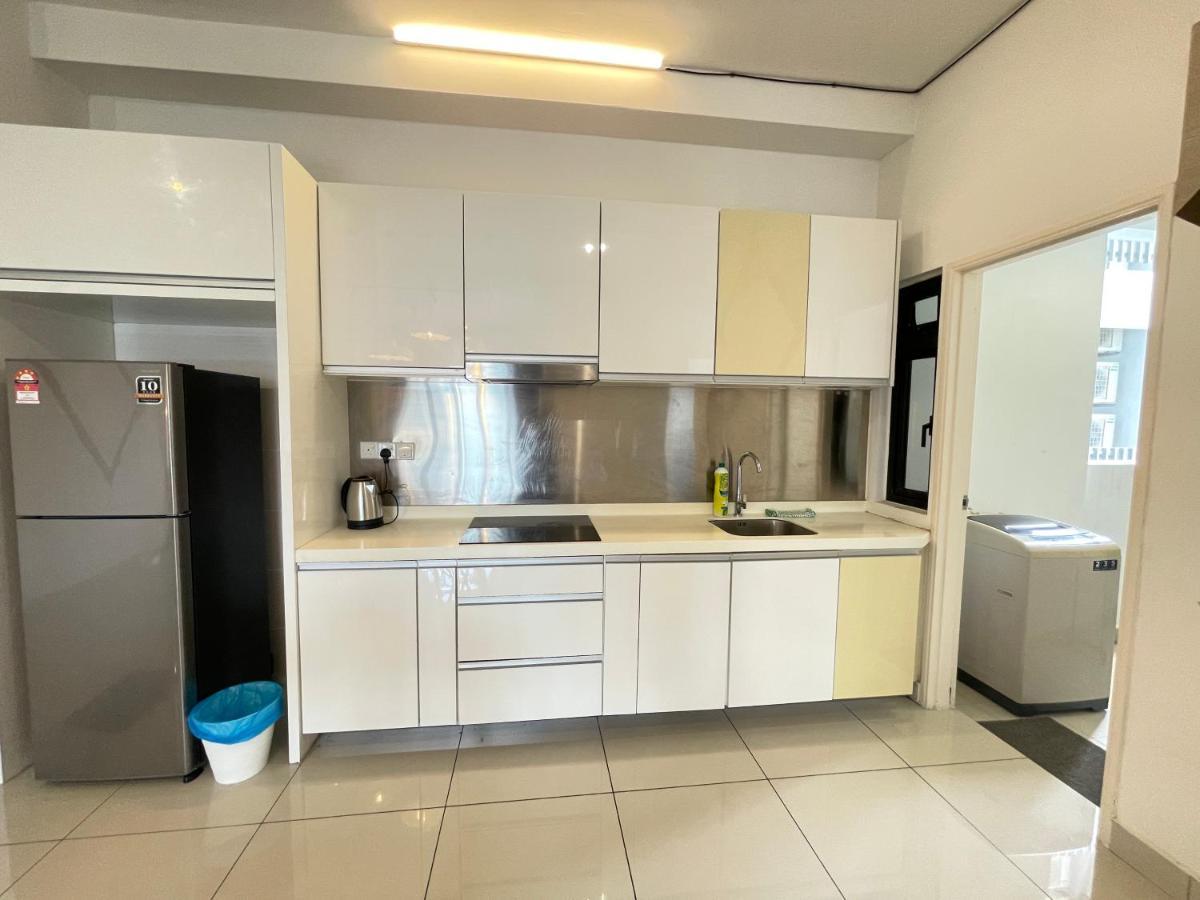 Meridin Medini By Wp Homestay Нусаяя Екстер'єр фото