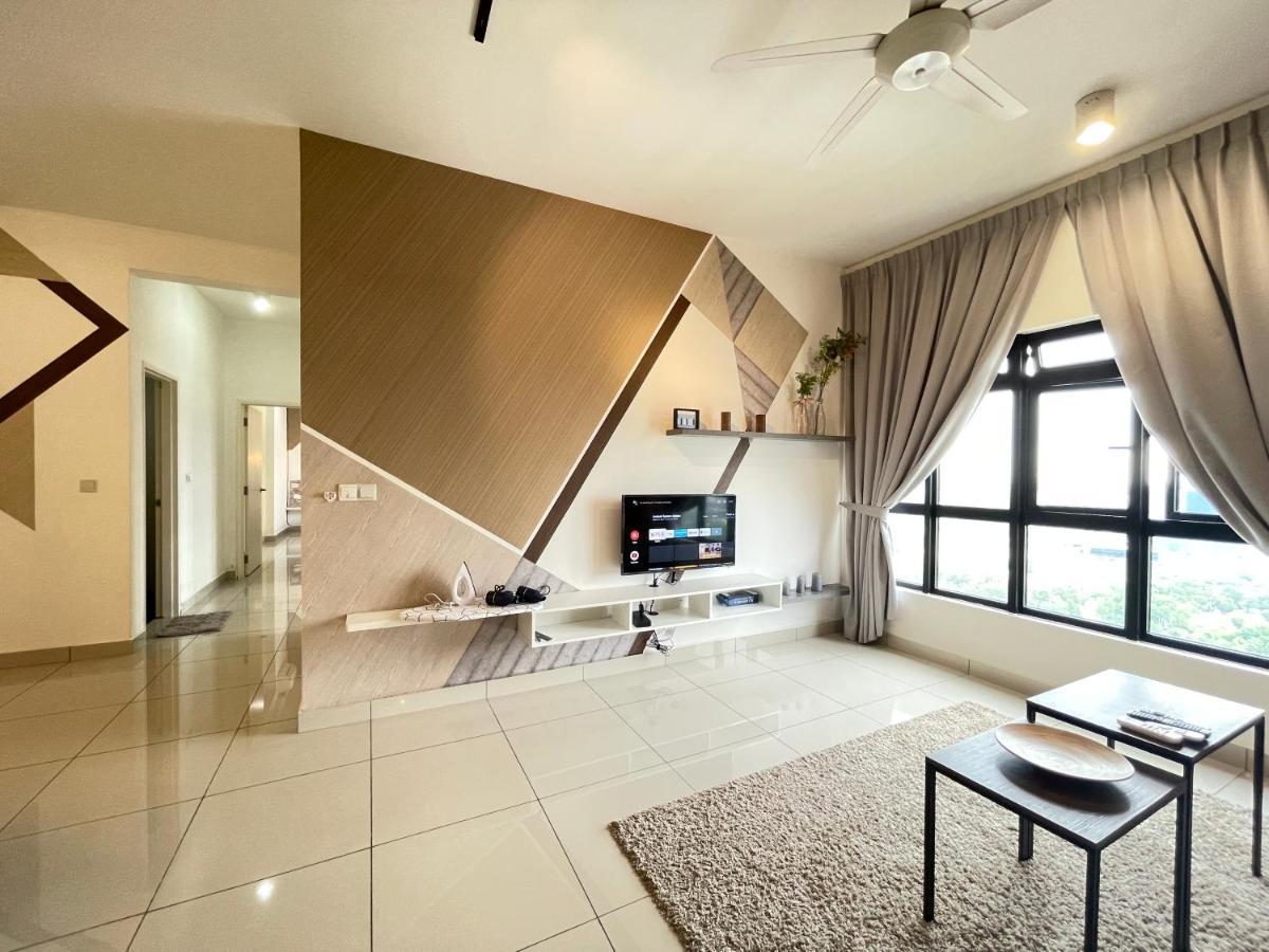 Meridin Medini By Wp Homestay Нусаяя Екстер'єр фото